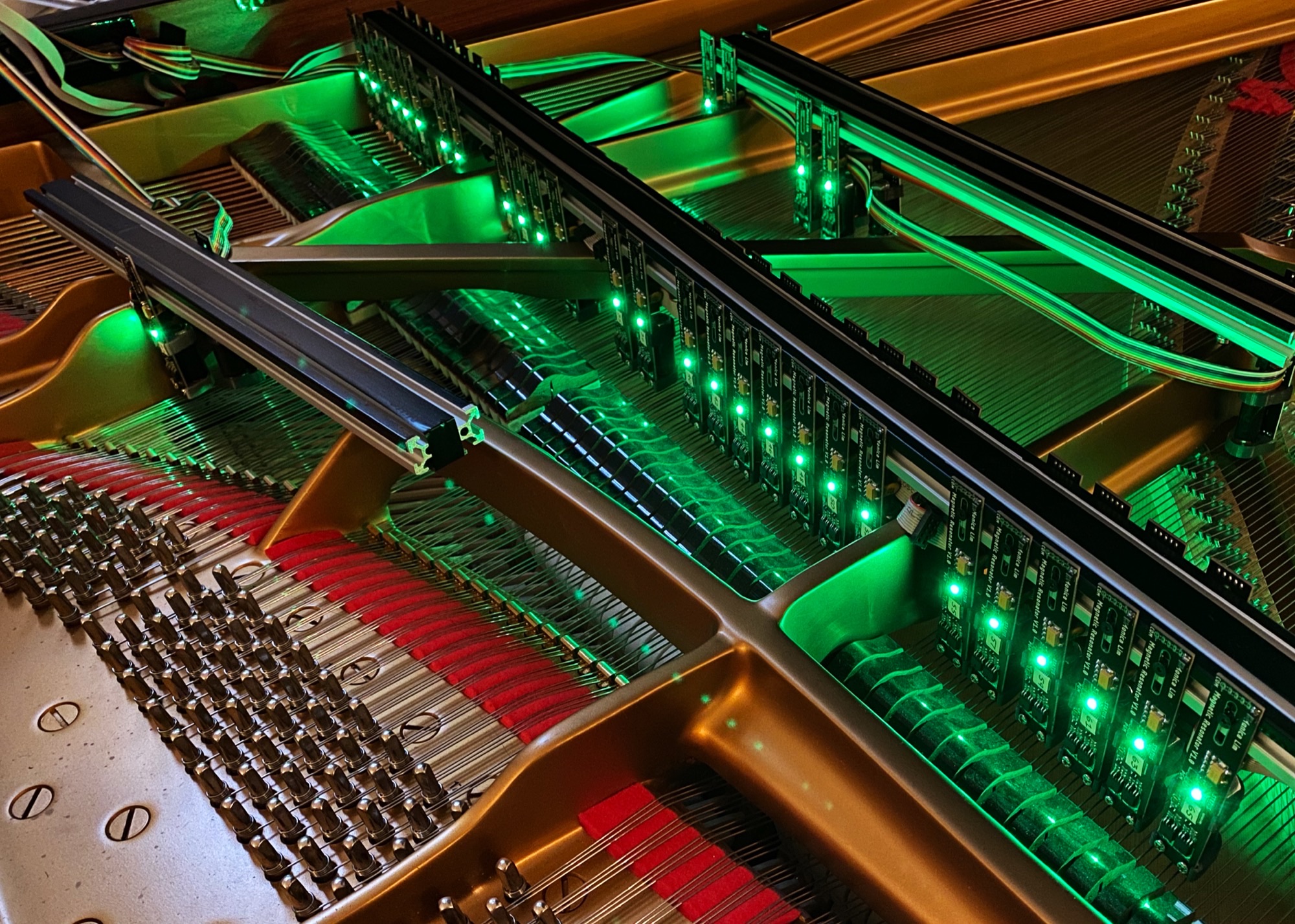 ELECTROMAGNETIC PIANO